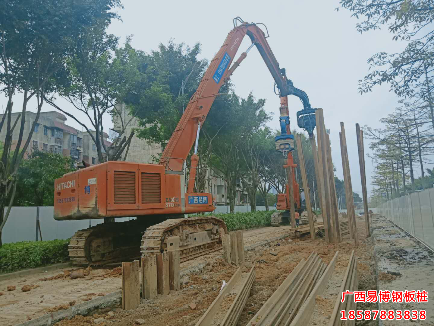日立ZAXIS670-3，450震動錘
